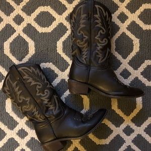 Women’s cowboy boots